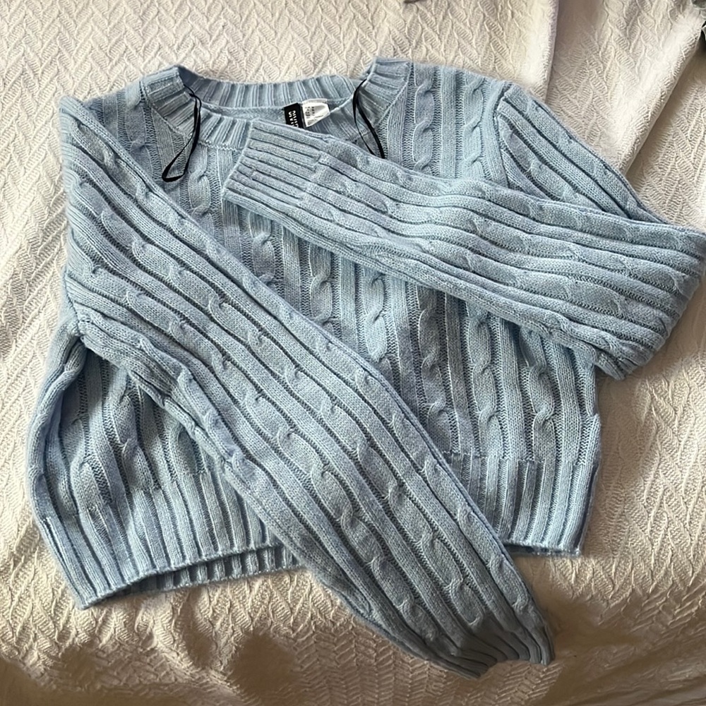 Blue knitted top, short